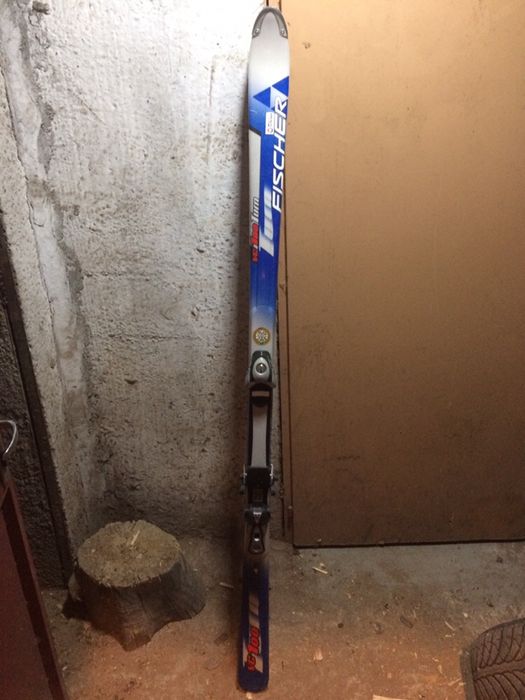 Продавам ски  Fischer