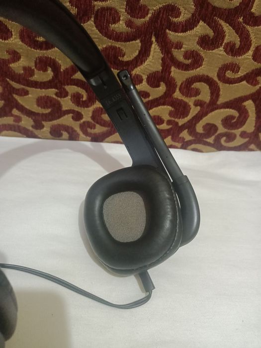 Наушники Plantronics