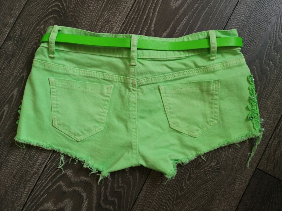 Pantaloni scurti de blug, marimea S/M + curea CADOU