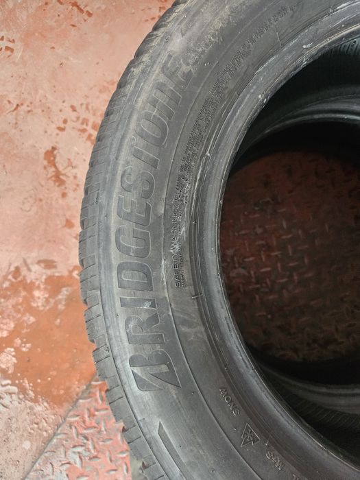 Гуми 235/60/17 2броя