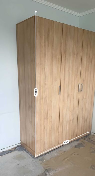 гардероби  на 2 и 3 врати  в отлично състояние