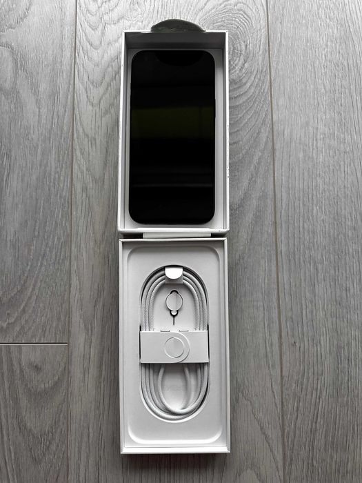 iPhone 16 Pro Max 256GB Black Titanium 5G - stare impecabilă, 33 cicluri baterie, garanție eMag 24 luni