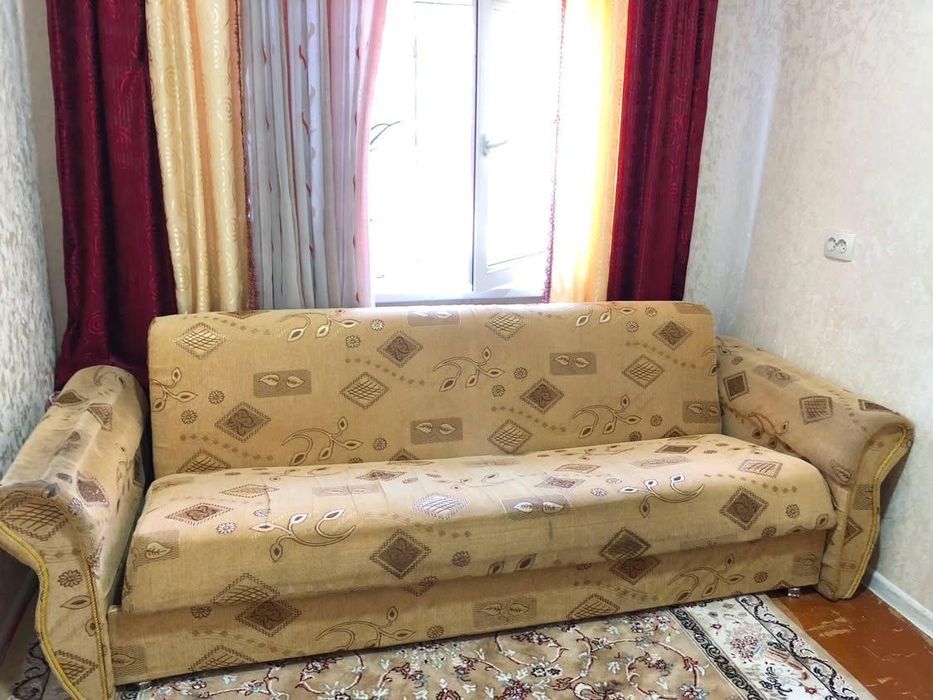 Divan sotiladi yigilib yoyiladigan