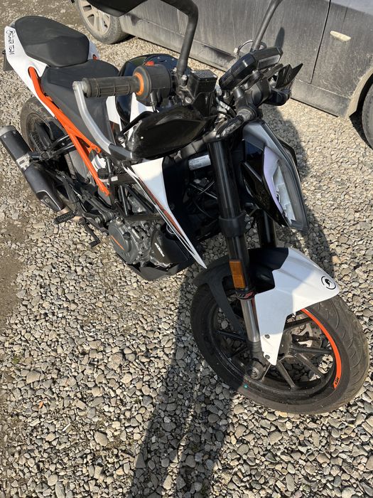 Ktm duke 125 -A1