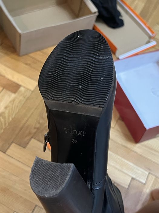 Женские сапоги с каблуком