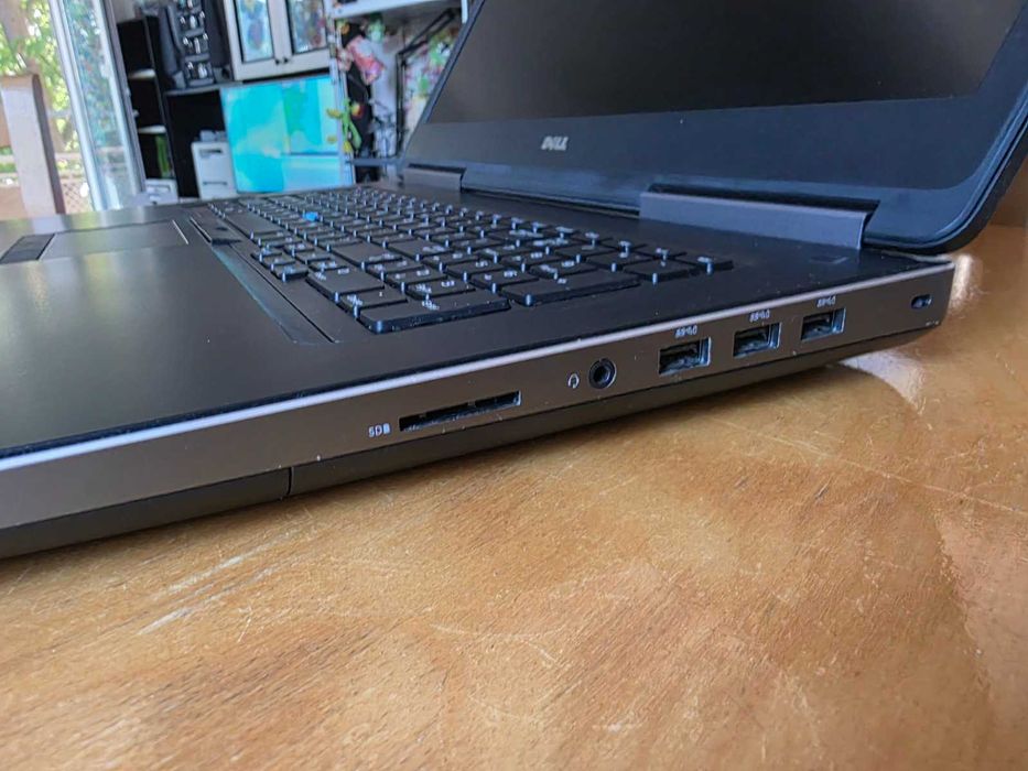 Dell Precision 7720 17.3’ UHD IPS/Intel® Xeon® CPU E3-1535M v6/Quadro P5000 16GB/64GB DDR5/1TB SSD/2TB HDD