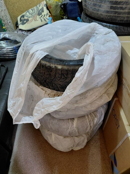 Продам зимние шины