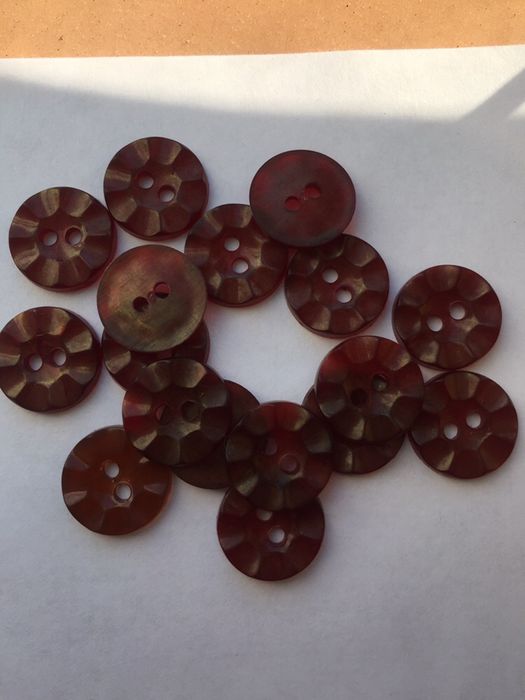 Пуговицы разные