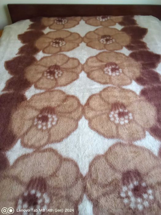 чисто нова булана, размери-  4,40/ 1,55