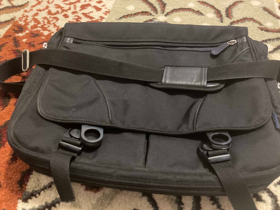 Geanta laptop marca Harvest