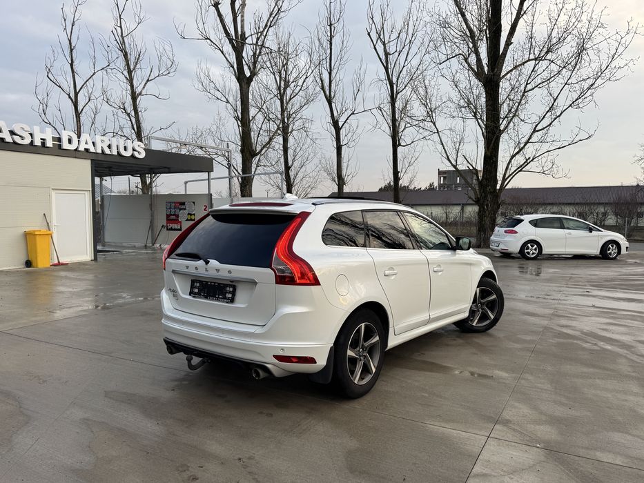 Volvo Xc60 R Design/automat/4x4/camera/panorama/piele/rate/garantie