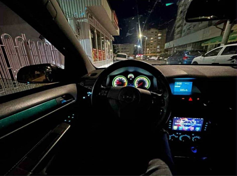 Opel Astra GTC -unicat!!