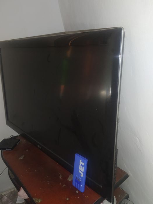 продам хороший телевизор LG