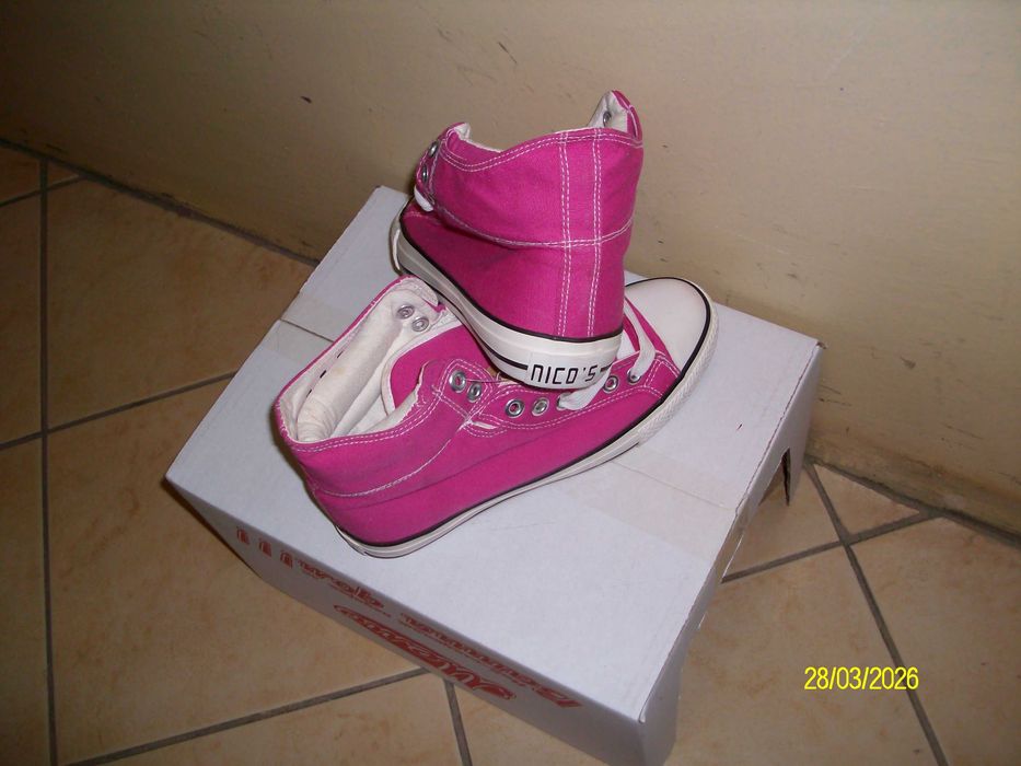 Продавам нови маркови кецове