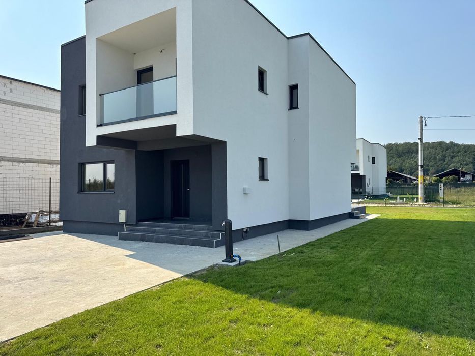 Casa nouă de vânzare în cartier rezidențial -  7 minute de Pitești și Mioveni