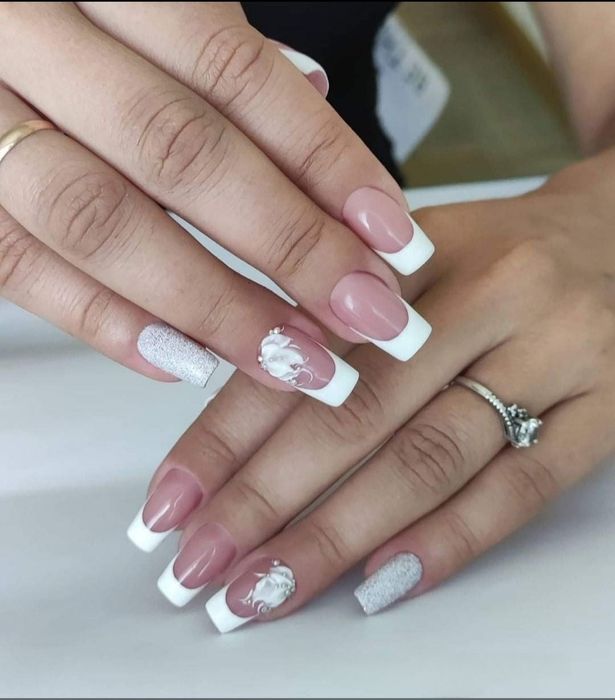 Chemarea specialistului în manichiură/pedichiură la domiciliu