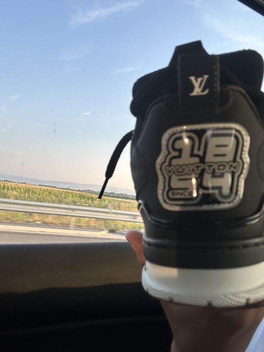 Louis Vuitton Skate alb cu negru