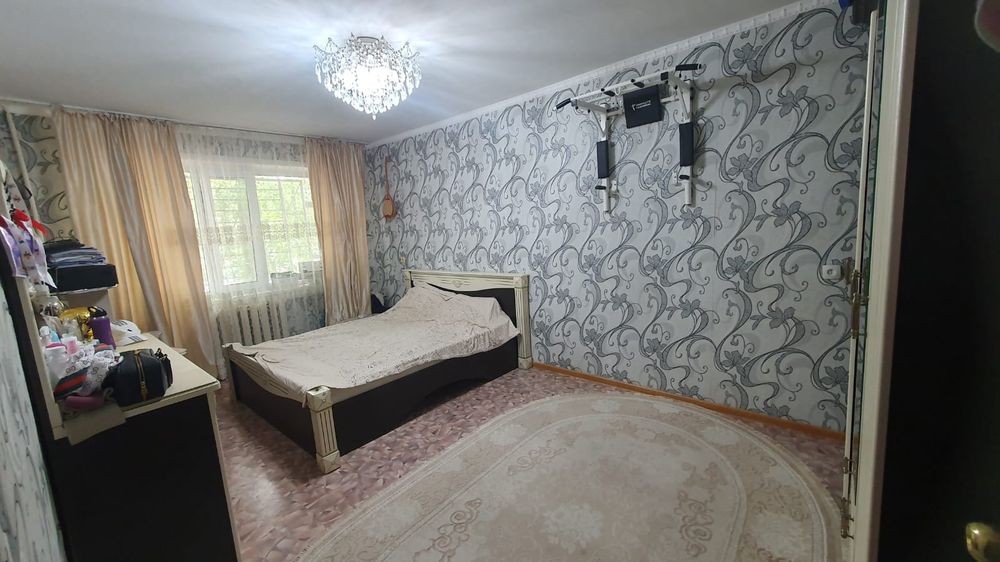 Продам квартиру .