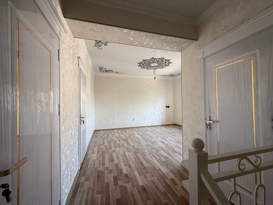 Uy sotiladi angarik sitida 115 kv 43000$ galishamiz