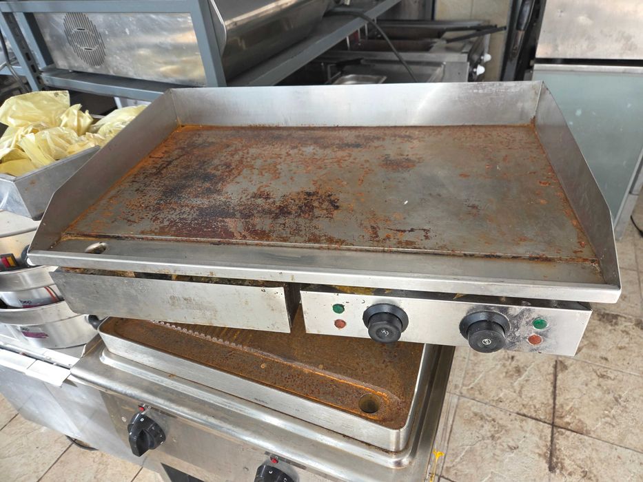 Grill  cu banc pe gaz sau la 380v, neted și striat