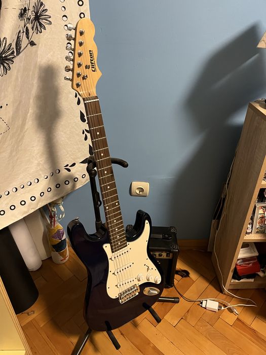 Електрическа китара + усилвател с дисторшън