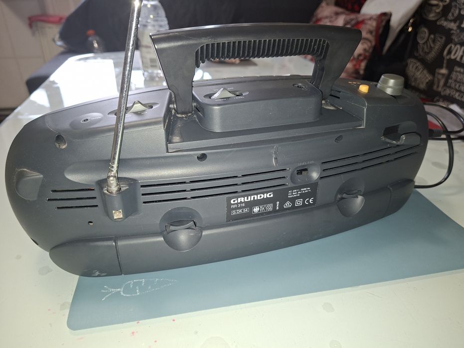Radiocasetofon Grundig RR316, perfect funcțional,  sunet puternic , Stereo