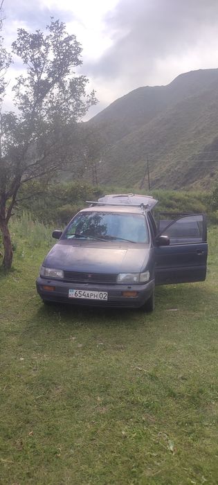 Mitsubishi space wagon