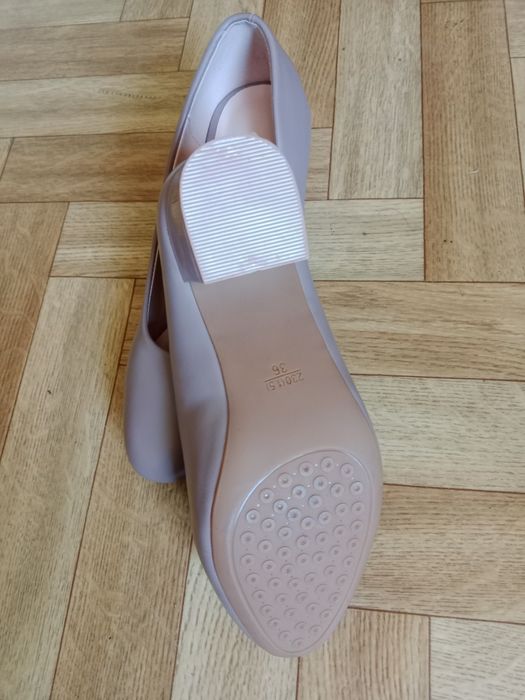 Продам новые туфли