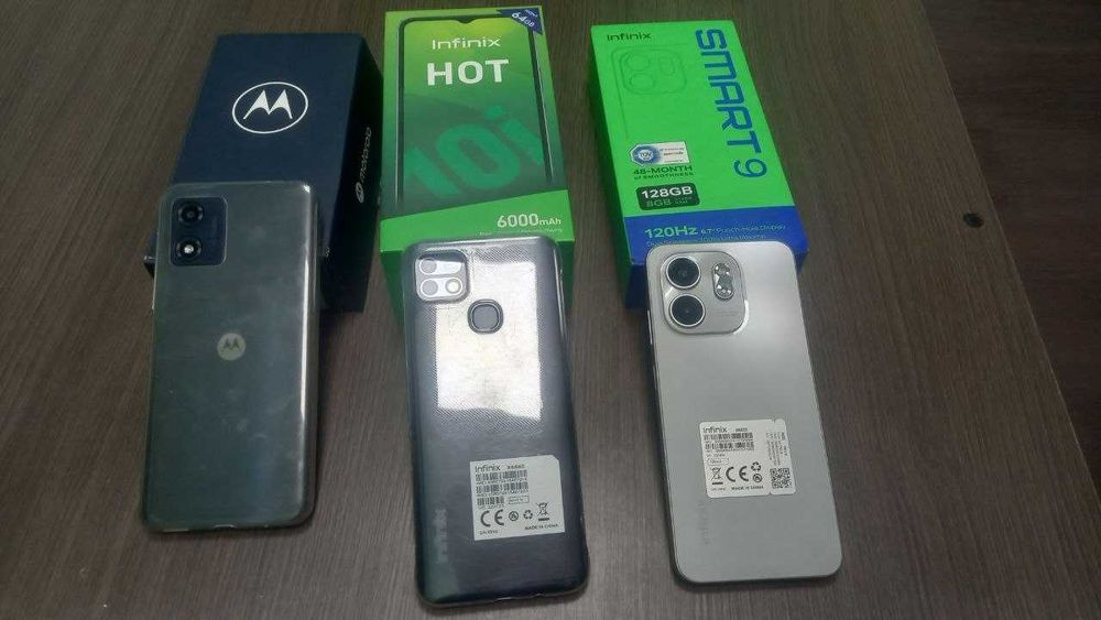 3 б/у смартфона.