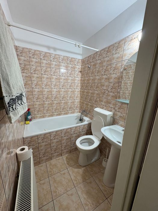 Închiriez apartament Micalaca