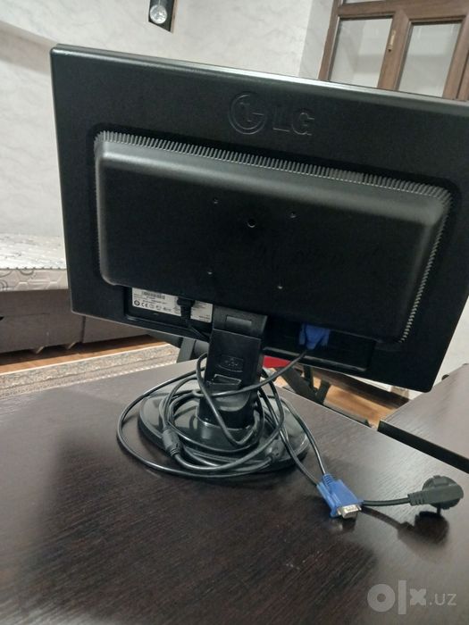 Monitor hamma yogi ishlidi kamchilik yoq