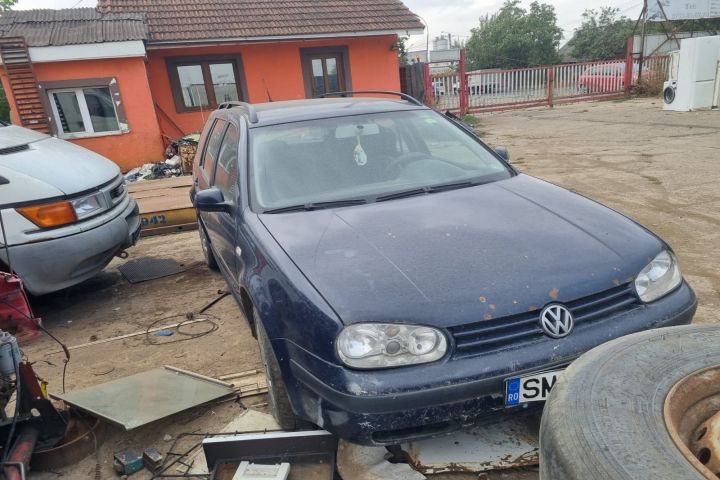 Pretensiometru spate mijloc Volkswagen VW Golf a 4-a generatie
