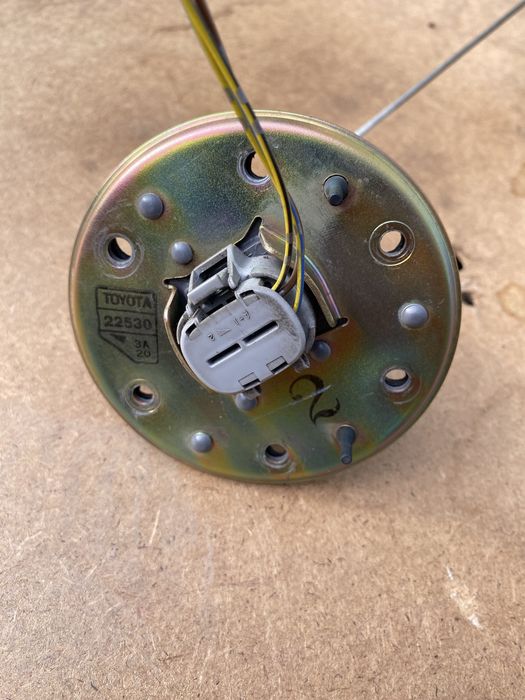 Продам датчик уровня топлива поплавок