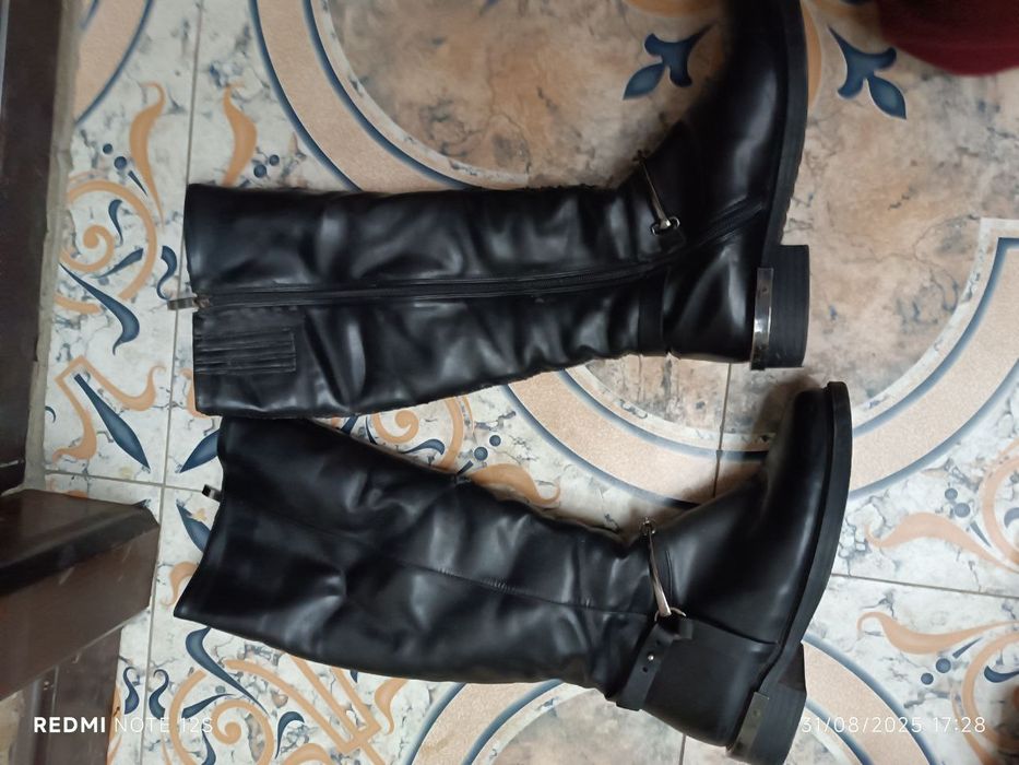 Etik kiritilgan sifati yaxshi razmeri37-38 Ustida azgina joʻjasi kochg