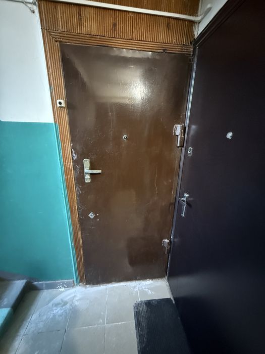 Продам входную дверь