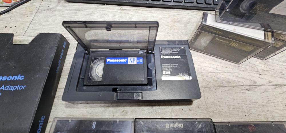 Кассеты для видеокамеры с адаптером