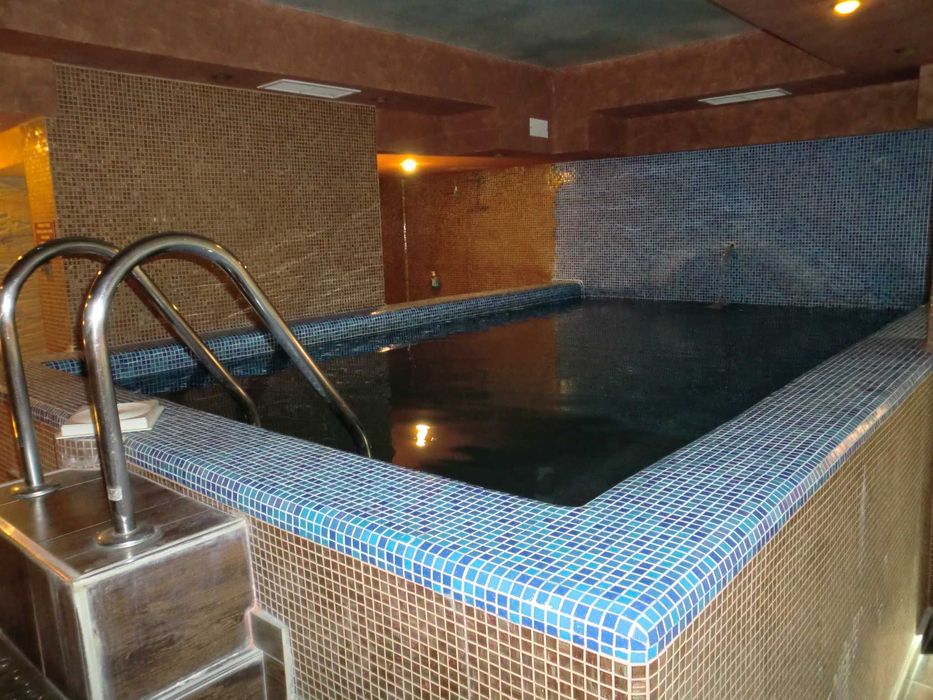 Продава се Хотел в Хисаря - 1000 кв.м за 485 €/кв.м - Снимка #2