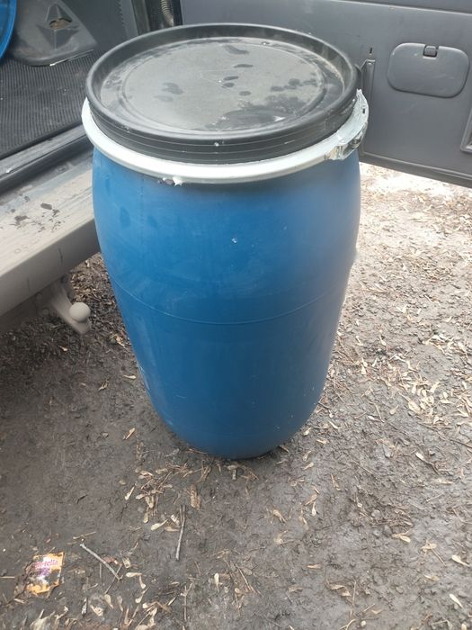 Продам бочки пластиковые