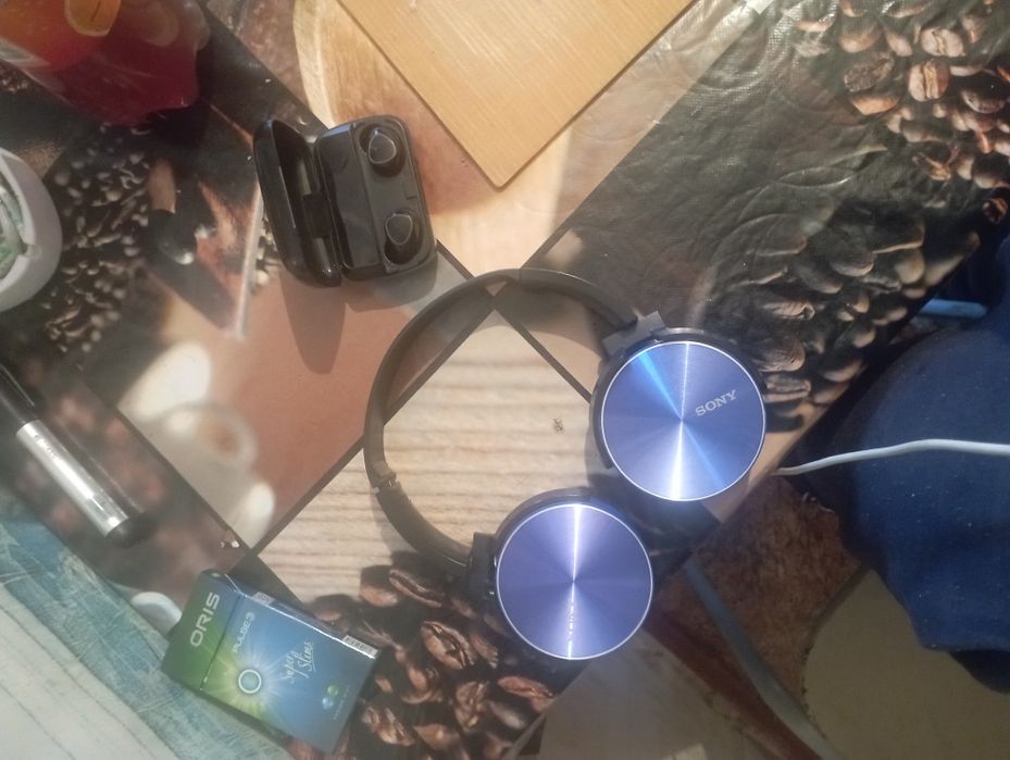 Продаю наушники срочно