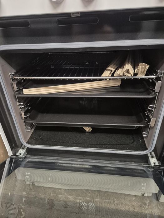 Свободностоящи фурни с керамични котлони гаранция 12 месеца