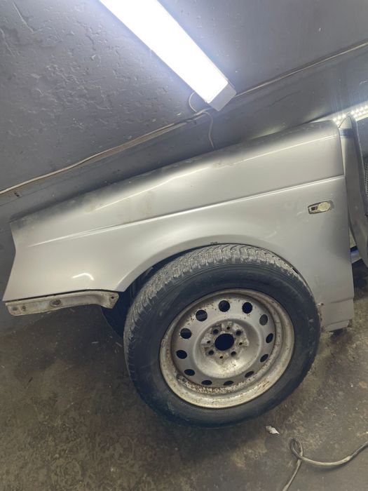 Крыло на приору. Цвет снежная королева