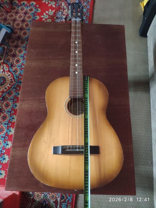 Гитара 6 струнная