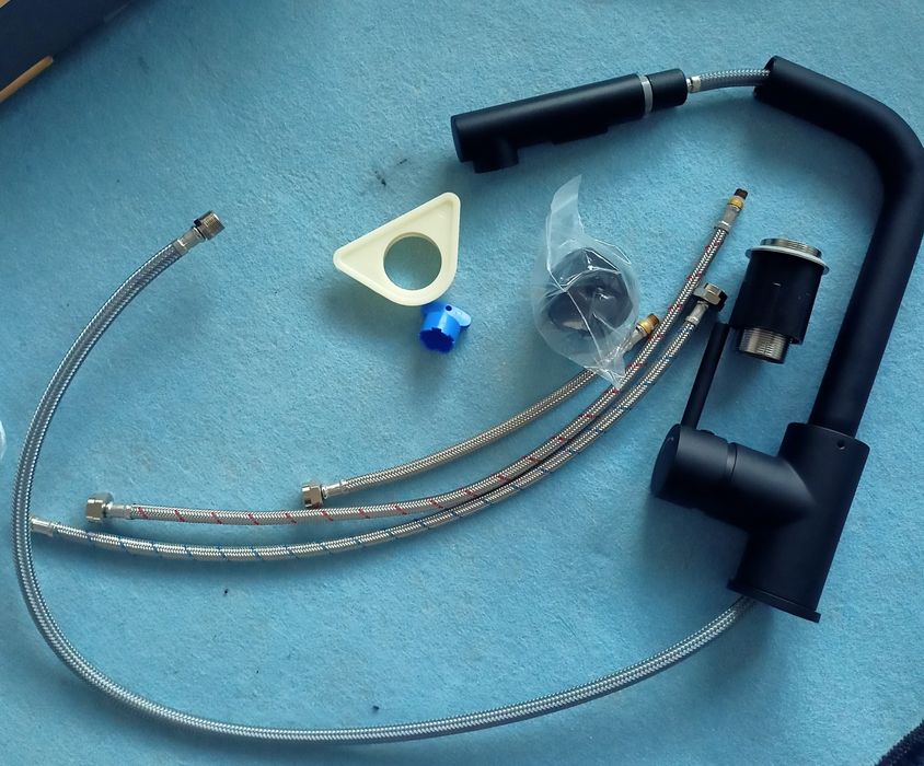 Кухненски черен смесител Livarno