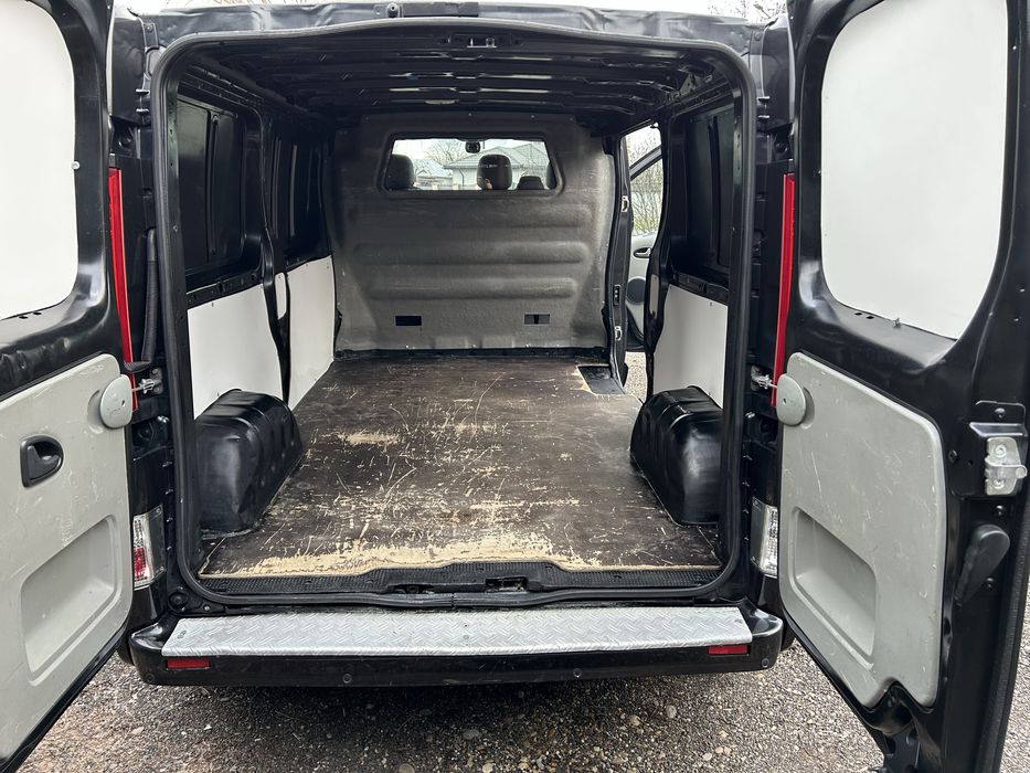 Opel vivaro 2.0 114cp euro 5 model lung