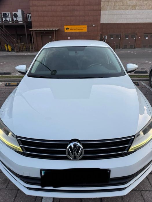 Продаю машину Volswageb Jetta 2018