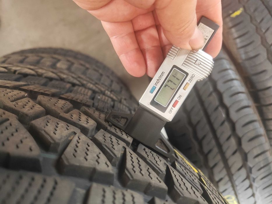 4бр.зимни гуми 235/65/16C Bridgestone
