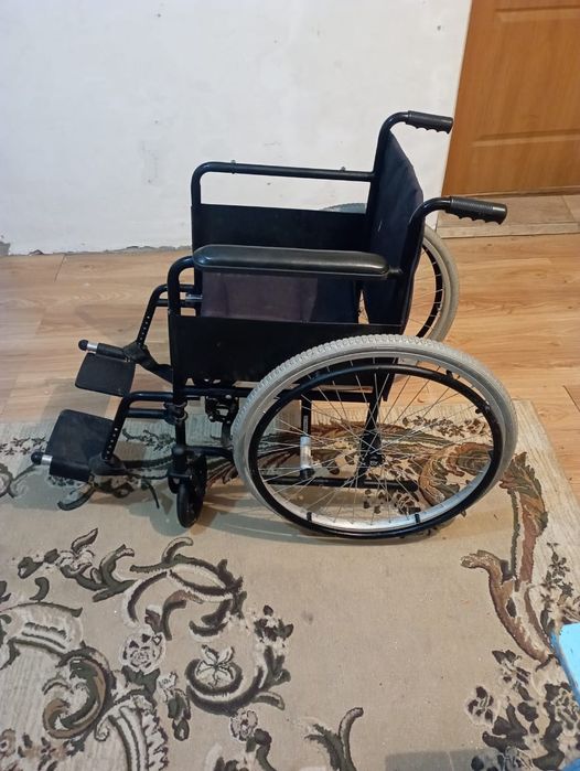 продам инвалидную коляску