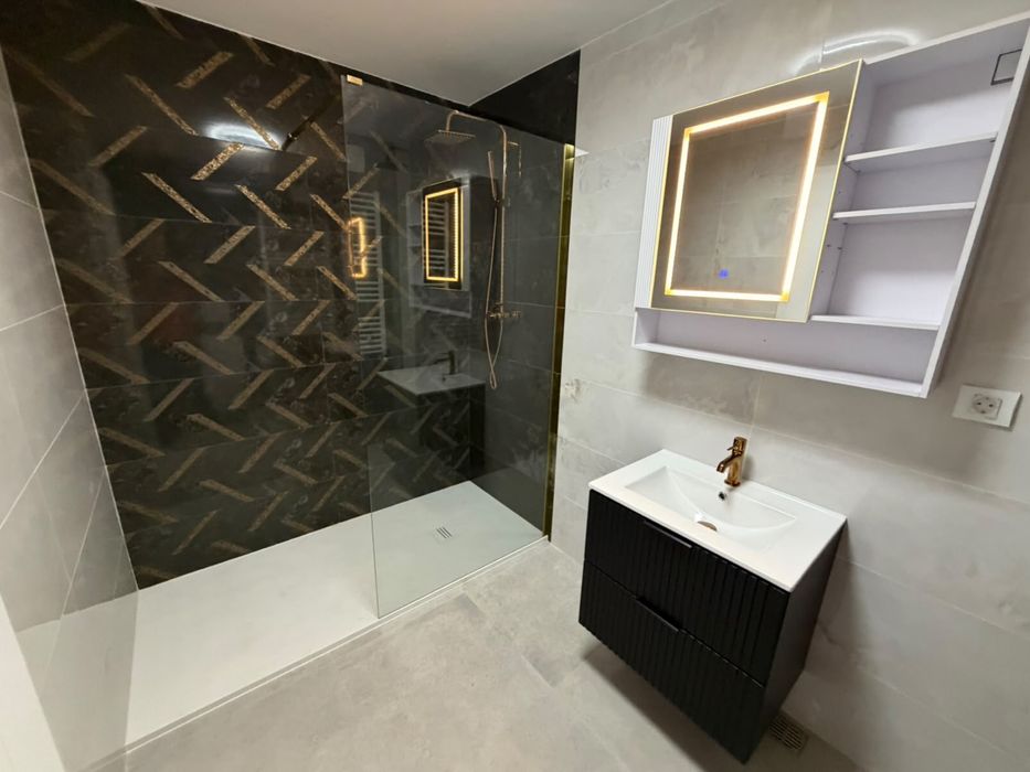 Proprietar ofer spre închiriere apartament modern, 2 camere – Vienna Parkside | Prima închiriere | Parcare inclusă