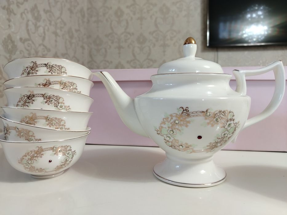 Продам красивый чайный сервис