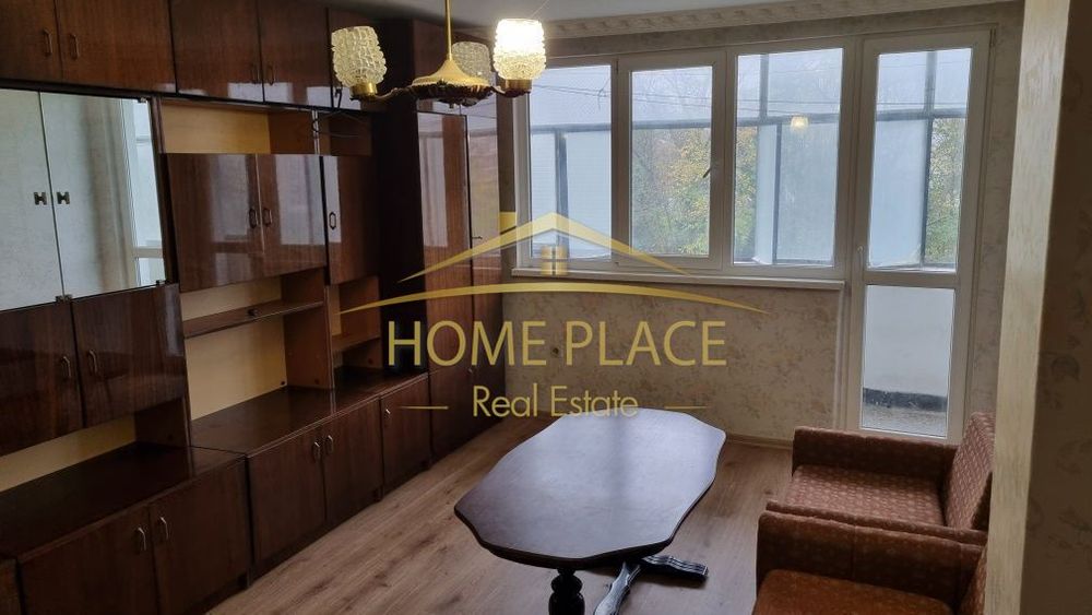 Апартамент с 4 отделни стаи и две мокри помещения.